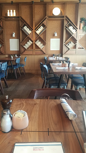 Book Store «Barnes & Noble», reviews and photos, 280 Palladio Pkwy, Folsom, CA 95630, USA