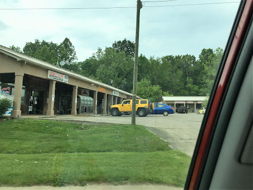 Tobacco Shop «Smoker Friendly Liquor Plus Hurricane», reviews and photos, 3524 Teays Valley Road, Hurricane, WV 25526, USA