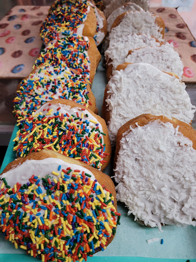 Dessert Shop «Honey Creme Donut Shop», reviews and photos, 514 Vincennes St, New Albany, IN 47150, USA