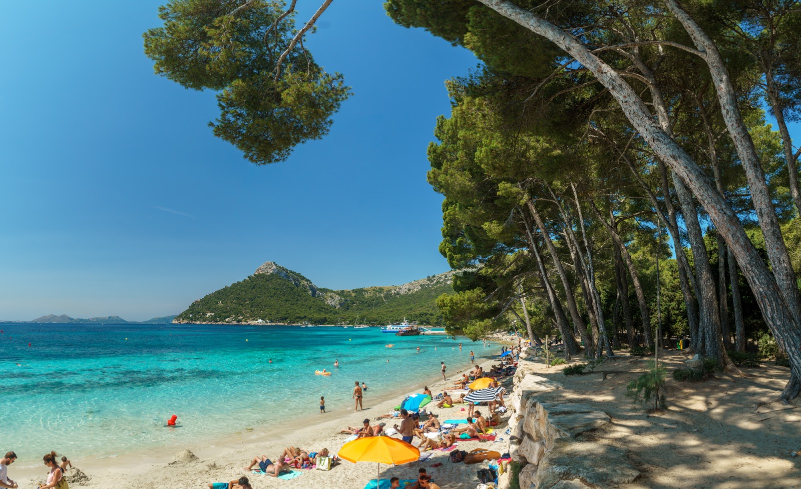 Foto van Formentor Strand met turquoise puur water oppervlakte