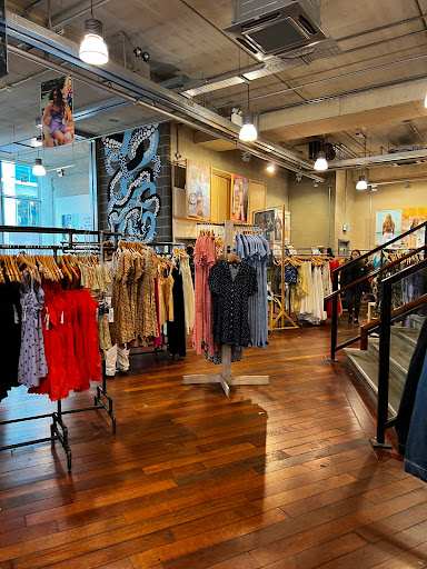 Stores to buy women s clothing Liverpool