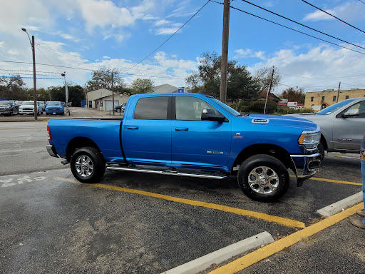 Used Car Dealer «Bluebonnet Chrysler Dodge», reviews and photos, 547 S Seguin Ave, New Braunfels, TX 78130, USA