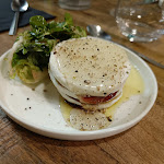 Photo n° 4 de l'avis de alain.e fait le 14/10/2023 à 01:17 pour Les tables d'en haut à Simiane-la-Rotonde