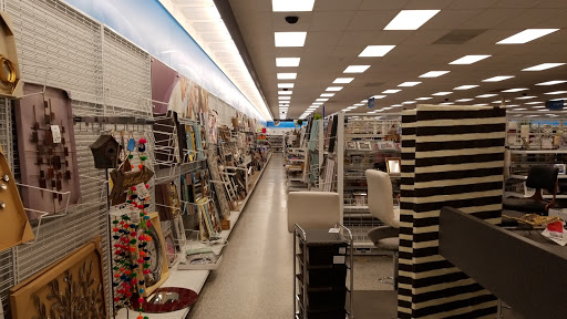 Clothing Store «Ross Dress for Less», reviews and photos, 2151 N Harris Blvd, Layton, UT 84041, USA