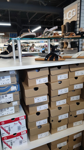 Shoe Store «The Barn Family Shoe Store», reviews and photos, 25 Kempton Pl, West Newton, MA 02465, USA