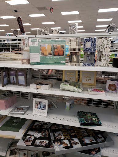 Clothing Store «Ross Dress for Less», reviews and photos, 6800 W Greenfield Ave, West Allis, WI 53214, USA