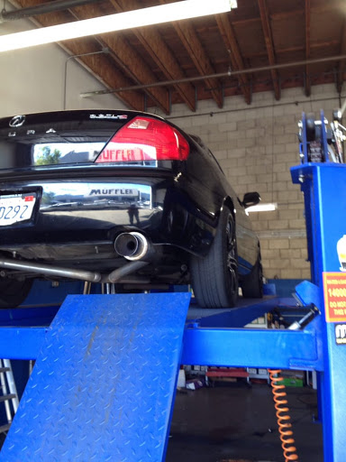 Muffler Technician image