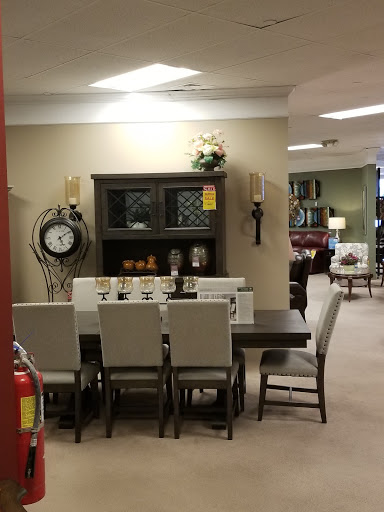 Furniture Store «Raymour & Flanigan Furniture and Mattress Store», reviews and photos, 275 Glen Cove Rd, Carle Place, NY 11514, USA