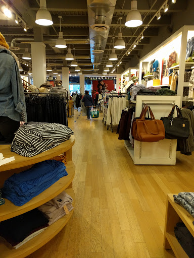 Clothing Store «AEO Factory & Aerie Store», reviews and photos, 442 Fulton St, Brooklyn, NY 11201, USA