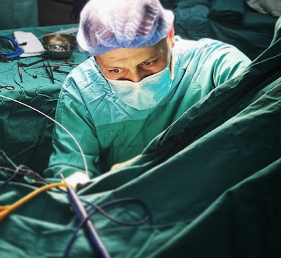 Doç. Dr. Hüseyin Kazim Bektaşoğlu - Genel Cerrahi | Proktoloji | Onkolojik Cerrahi