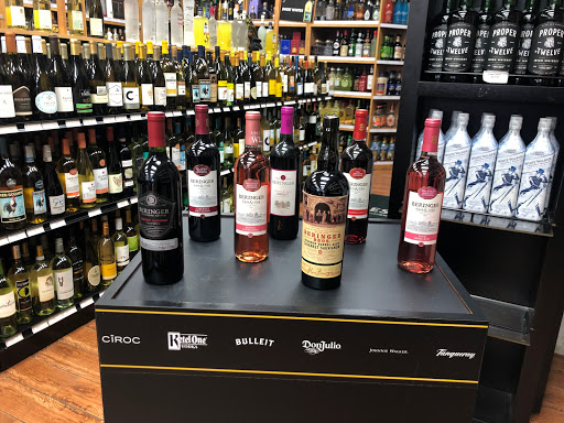 Liquor Store «Floral Park Wine & Liquor», reviews and photos, 259-09 Hillside Avenue, Glen Oaks, NY 11004, USA