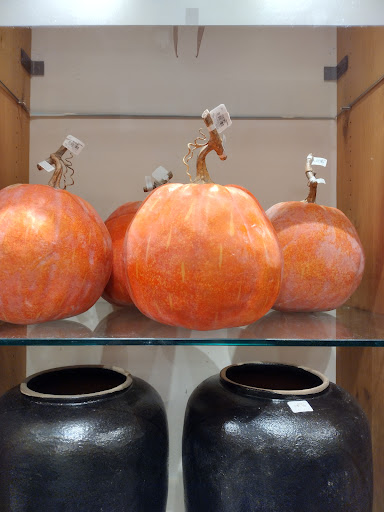 Furniture Store «Pottery Barn», reviews and photos, 1415 4th St, Santa Monica, CA 90401, USA