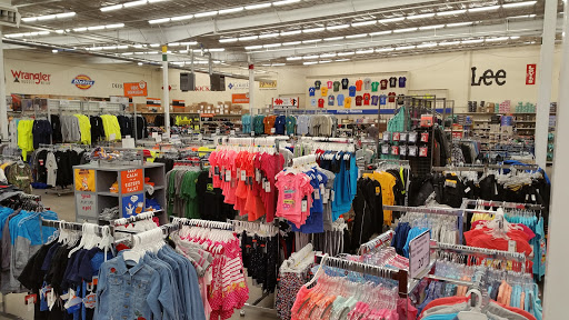 Department Store «Mills Fleet Farm», reviews and photos, 8400 Lakeland Ave N, Brooklyn Park, MN 55445, USA