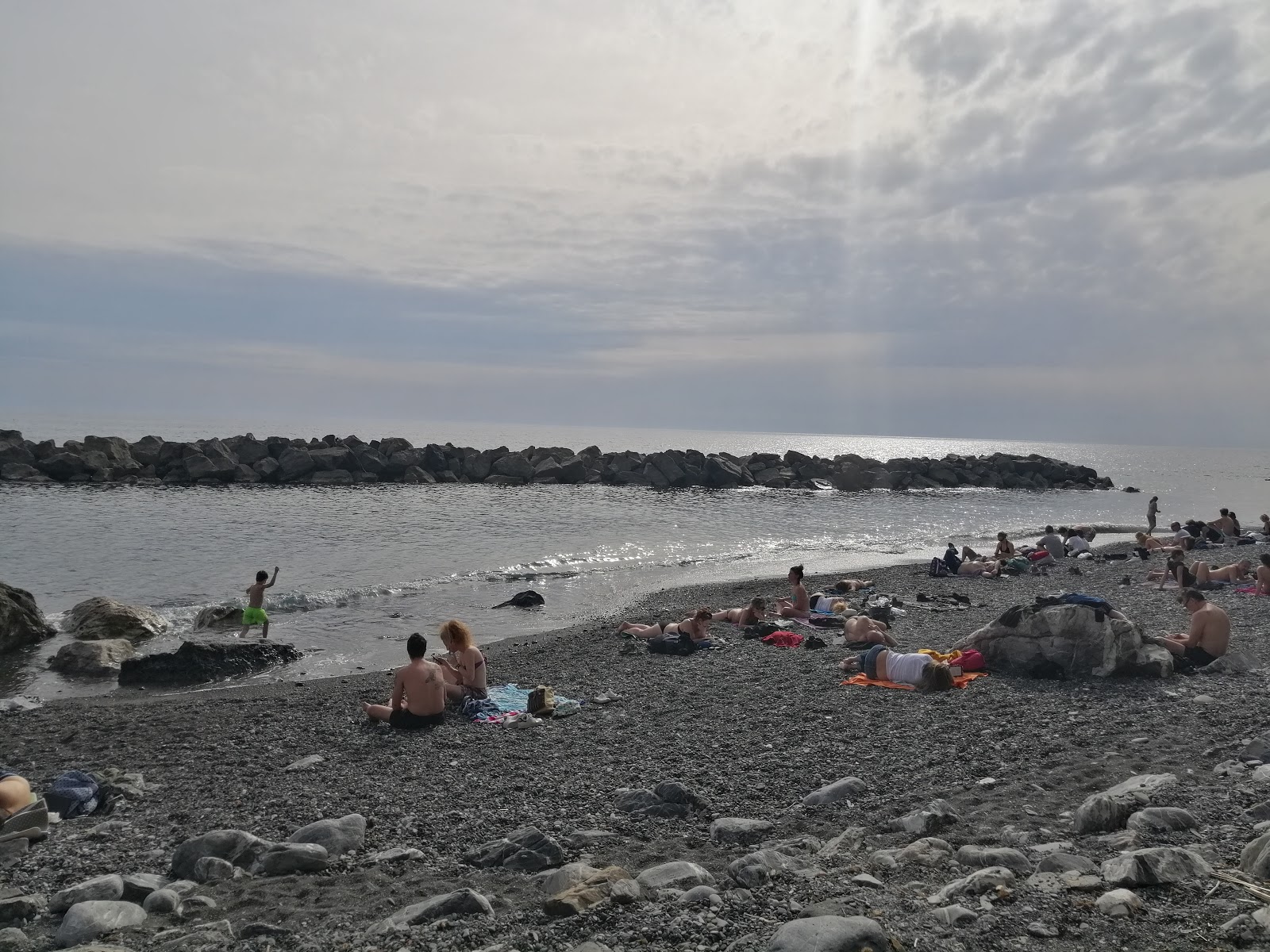Photo de Spiaggia di Framura avec plusieurs petites baies