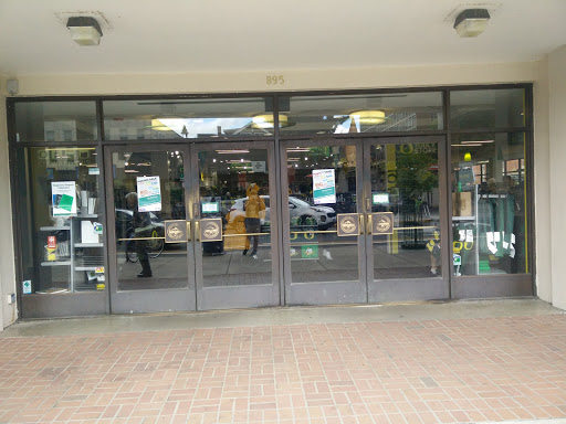 Book Store «The Duck Store - Campus», reviews and photos, 895 E 13th Ave, Eugene, OR 97401, USA