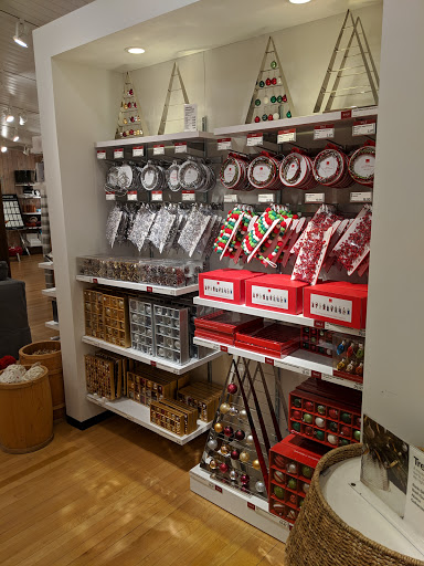 Furniture Store «Crate and Barrel», reviews and photos, 199 Boylston St, Chestnut Hill, MA 02467, USA