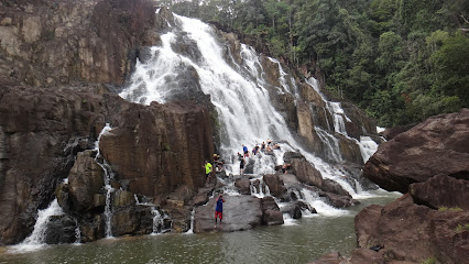 Buaya Sangkut Waterfall