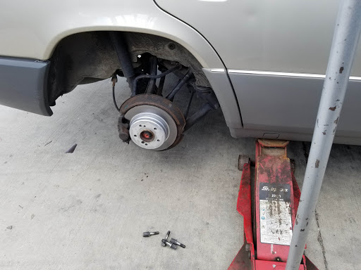 Auto Repair Shop «Chicago Discount Tires», reviews and photos, 3101 Mannheim Rd, Franklin Park, IL 60131, USA