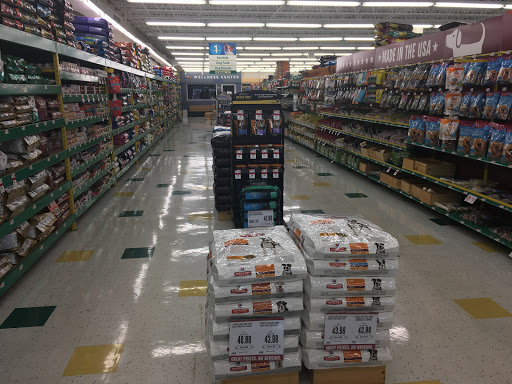 Pet Supply Store «Pet Supplies Plus», reviews and photos, 5092 Mayfield Rd, Lyndhurst, OH 44124, USA