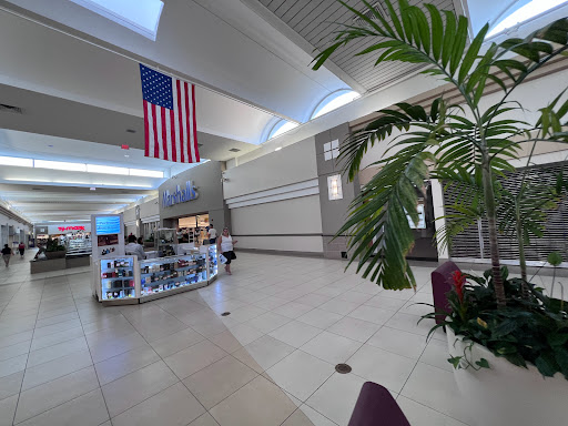 Shopping Mall «Coral Ridge Mall», reviews and photos, 3200 N Federal Hwy, Fort Lauderdale, FL 33306, USA