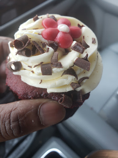 Wedding Bakery «elé Cake Co.», reviews and photos, 810 E Dixie Dr, Dayton, OH 45449, USA