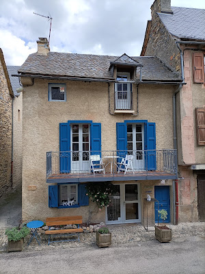 Gite iEMFRé sculptrice céramiste à Sainte-Eulalie-d'Olt