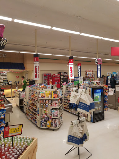 Grocery Store «Giant», reviews and photos, 350 Scarlet Rd #220, Kennett Square, PA 19348, USA
