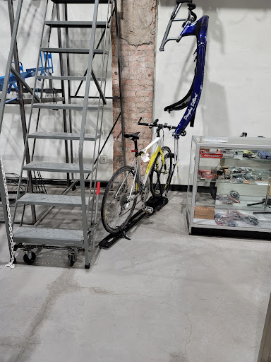 Bicycle Store «Blue Line Bike Labs», reviews and photos, 3302 White Oak Dr, Houston, TX 77007, USA