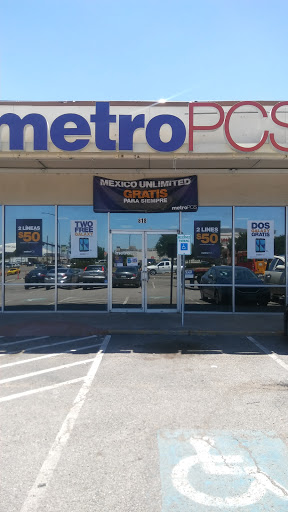 MetroPCS Corporate Store, 818 E Abram St, Arlington, TX 76010, USA, 