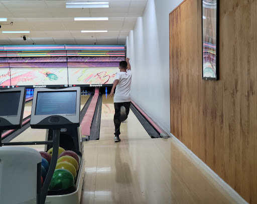 Bowling Alley «Orange Bowl Lanes», reviews and photos, 1221 E Vine St, Kissimmee, FL 34744, USA