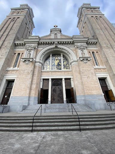 St. James Cathedral, 804 9th Ave, Seattle, WA 98104