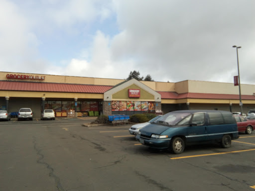 Grocery Store «Grocery Outlet Bargain Market», reviews and photos, 4157 NW U.S. 101 #101, Lincoln City, OR 97367, USA