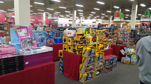 Shopping Mall «Oakdale Mall», reviews and photos, Harry L Dr #601-635, Johnson City, NY 13790, USA