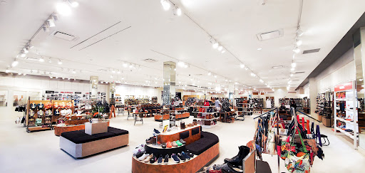 Shoe Store «Reyers Shoe Store», reviews and photos, 40 S Water Ave, Sharon, PA 16146, USA