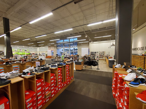 Shoe Store «DSW Designer Shoe Warehouse», reviews and photos, 1650 Airport Blvd #350, Pensacola, FL 32504, USA