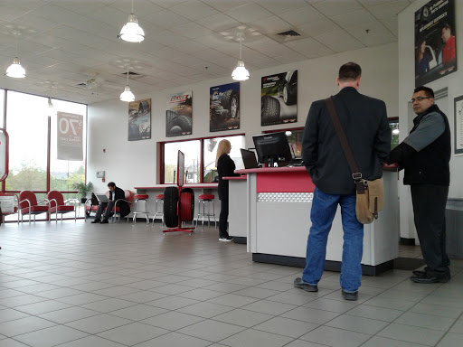 Tire Shop «Discount Tire Store - Beaverton, OR», reviews and photos, 18643 NW Eider Ct, Beaverton, OR 97006, USA