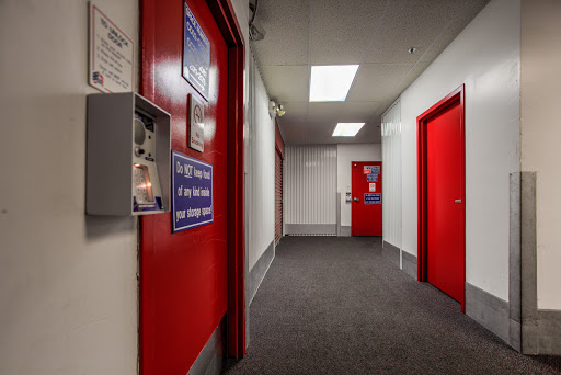 Self-Storage Facility «National Storage Centers - Southfield», reviews and photos, 21940 W 8 Mile Rd, Southfield, MI 48075, USA