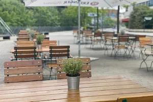 Island - Café, Bar & Essen image