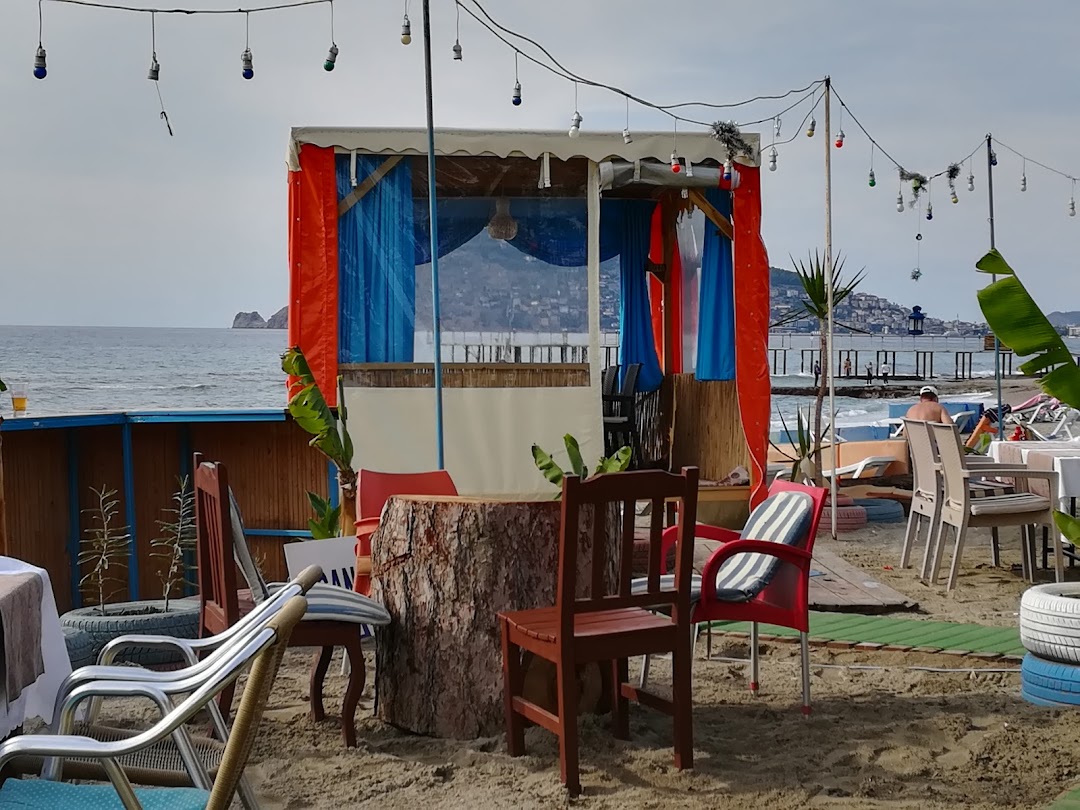 Yalos Beach Bar