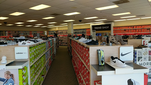 Shoe Store «Famous Footwear», reviews and photos, 10500 Ulmerton Rd, Largo, FL 33771, USA