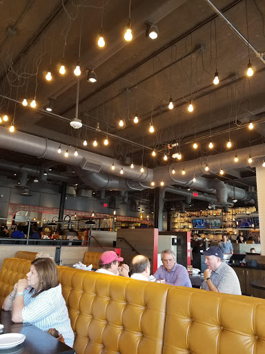 Shopping Mall «Georgetown Square Shopping Center», reviews and photos, 10400 Old Georgetown Rd, Bethesda, MD 20814, USA