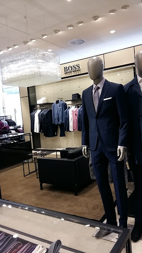 Stores to buy women's suits Mannheim