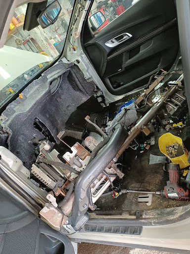 Auto Repair Shop «Dix Auto Clinic», reviews and photos, 18809 Dix Rd, Melvindale, MI 48122, USA