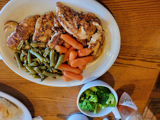 American Restaurant «Cracker Barrel Old Country Store», reviews and photos, 1511 Riverboat Center Dr, Joliet, IL 60431, USA