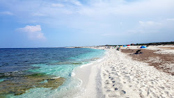 Spiaggia S'Archeddu'in fotoğrafı düz ve uzun ile birlikte