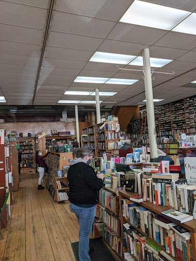 Used Book Store «Pearl Street Books», reviews and photos, 323 Pearl St, La Crosse, WI 54601, USA