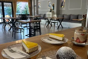 Rona Cafe&Tea Room image