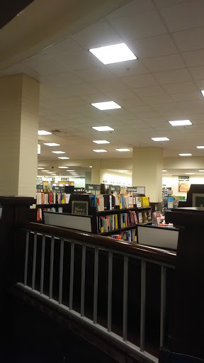 Book Store «Barnes & Noble», reviews and photos, 7200 Harrison Ste 5 #5, Rockford, IL 61112, USA