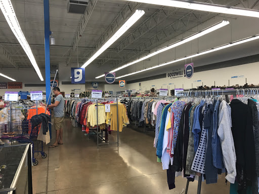 Thrift Store «7th & Bell Goodwill Retail Store & Donation Center», reviews and photos, 17037 N 7th Ave, Phoenix, AZ 85023, USA