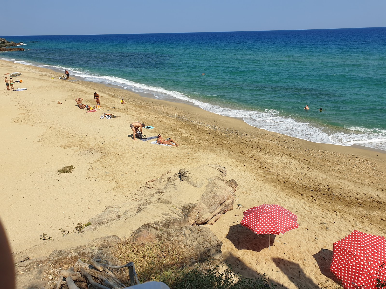 Fotografie cu Rakopotamos beach cu nivelul de curățenie înalt